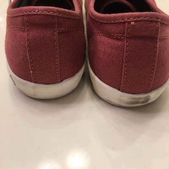 SUPER CUTE Rust Stitch Fix Fashion Sneakers - Picture 4 of 8